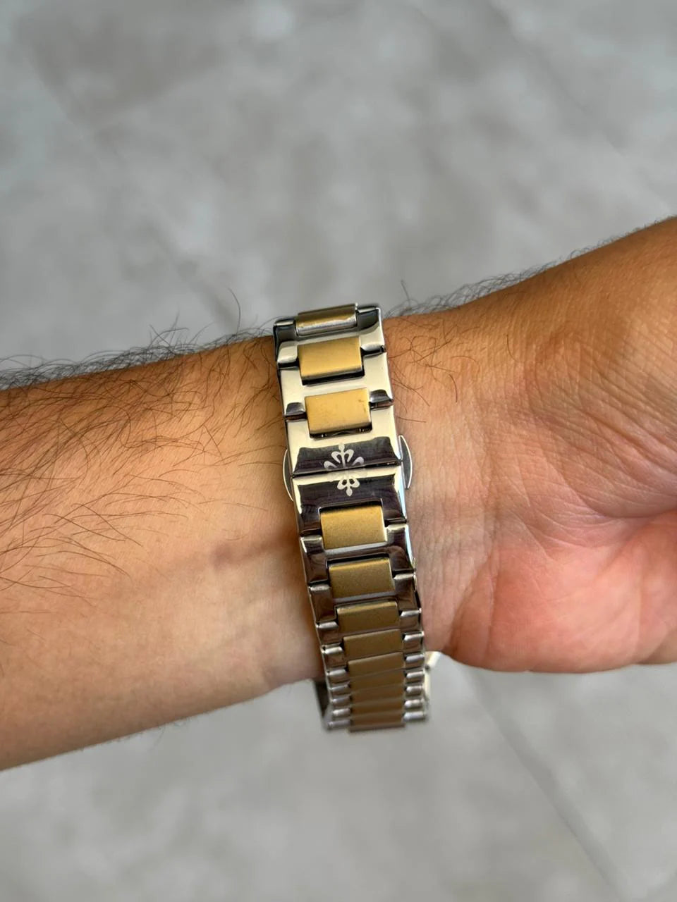 Reloj Ptk New Bicolor Dorado con Tablero Negro | Black Gold New Luxury Edition