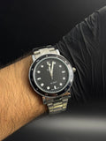 Reloj Plateado con Esfera Negra y Bisel Negro | Estilo Luxury Deportivo Premium