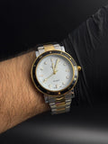 Reloj Bicolor Dorado con Esfera Blanca y Bisel Negro | Estilo Luxury Deportivo Premium