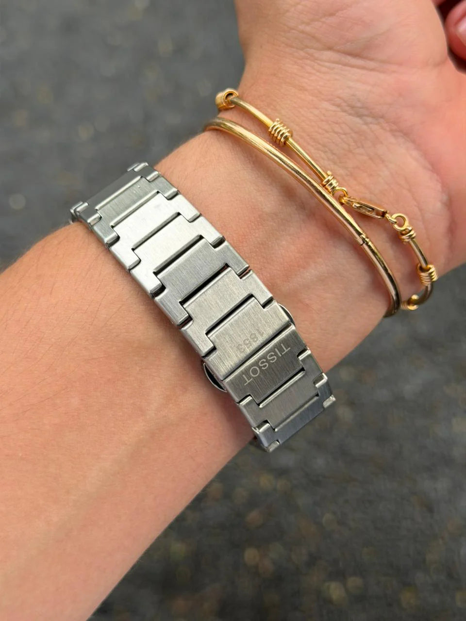 Reloj Metálico Plateado con Esfera Plateada | Estilo Minimalista Elegante