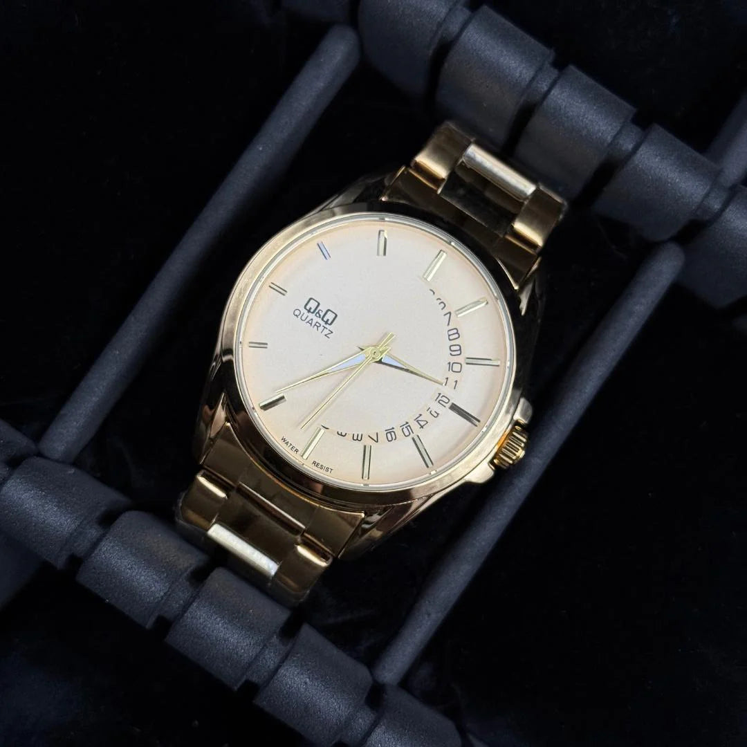Reloj Dorado con Esfera Amarilla QYQ Date | Luxury Elegante con Resistencia al Agua