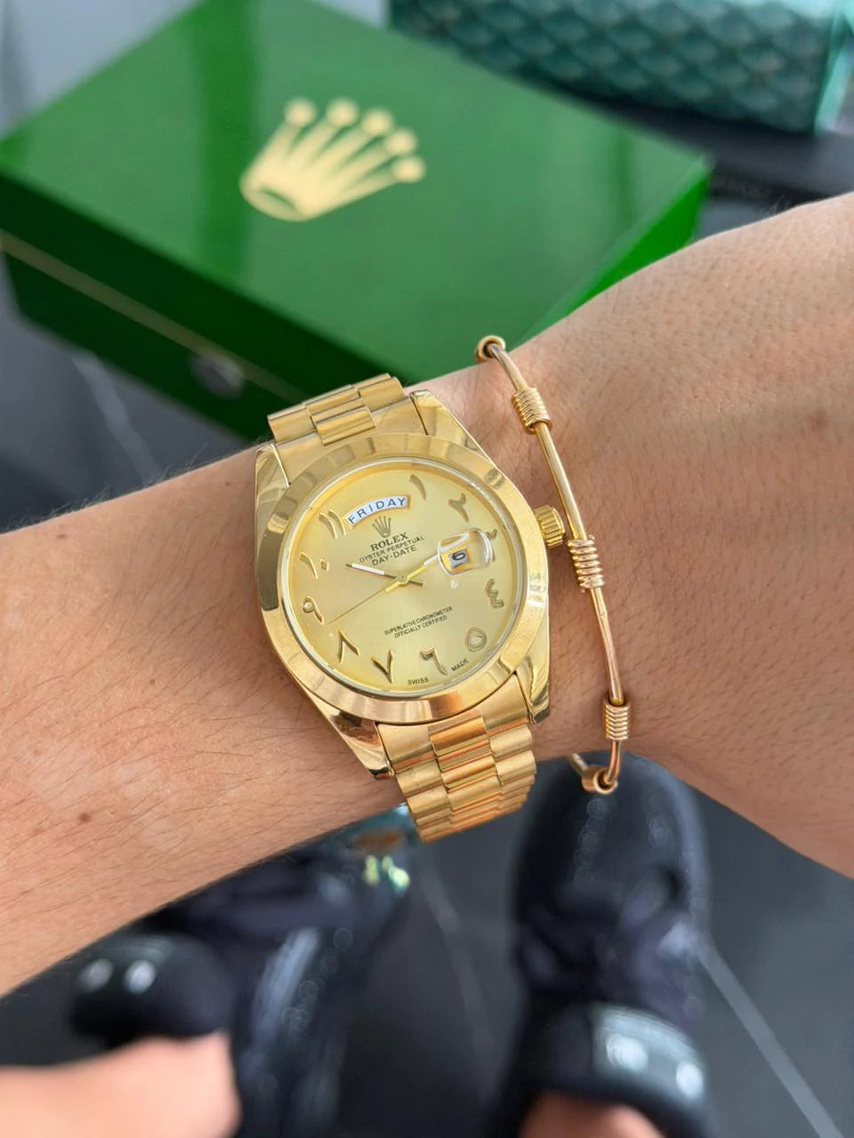 Reloj Dorado con Esfera Dorada Estilo Árabe | Diseño Luxury Premium