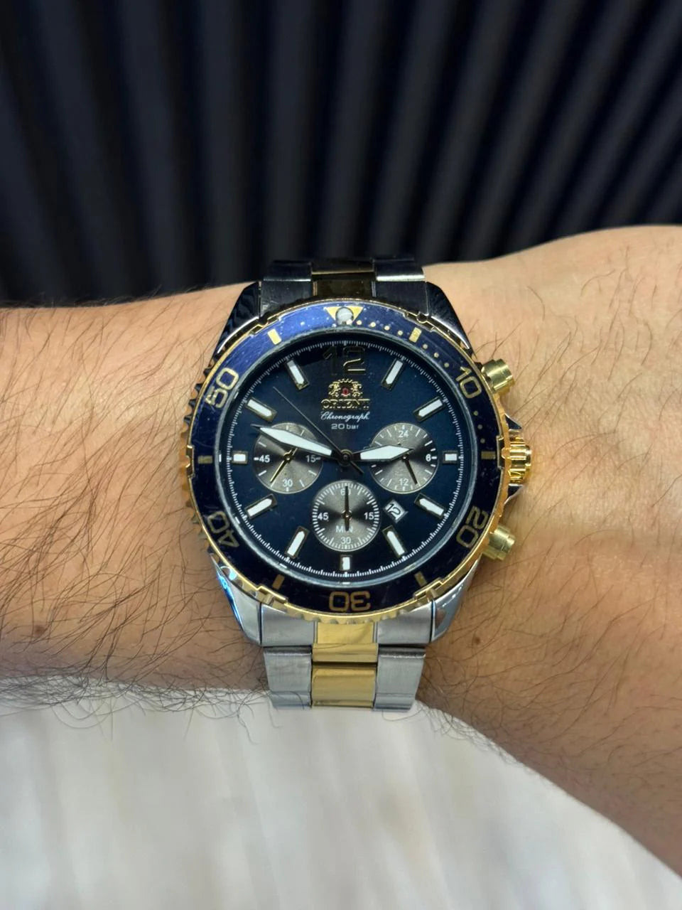 Reloj Cronógrafo Bicolor Dorado con Esfera Azul | Estilo Luxury Deportivo