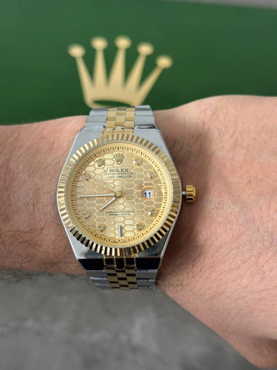 Reloj Bicolor Dorado con Esfera Dorada y Detalles Tipo Diamond | Estilo Luxury Premium