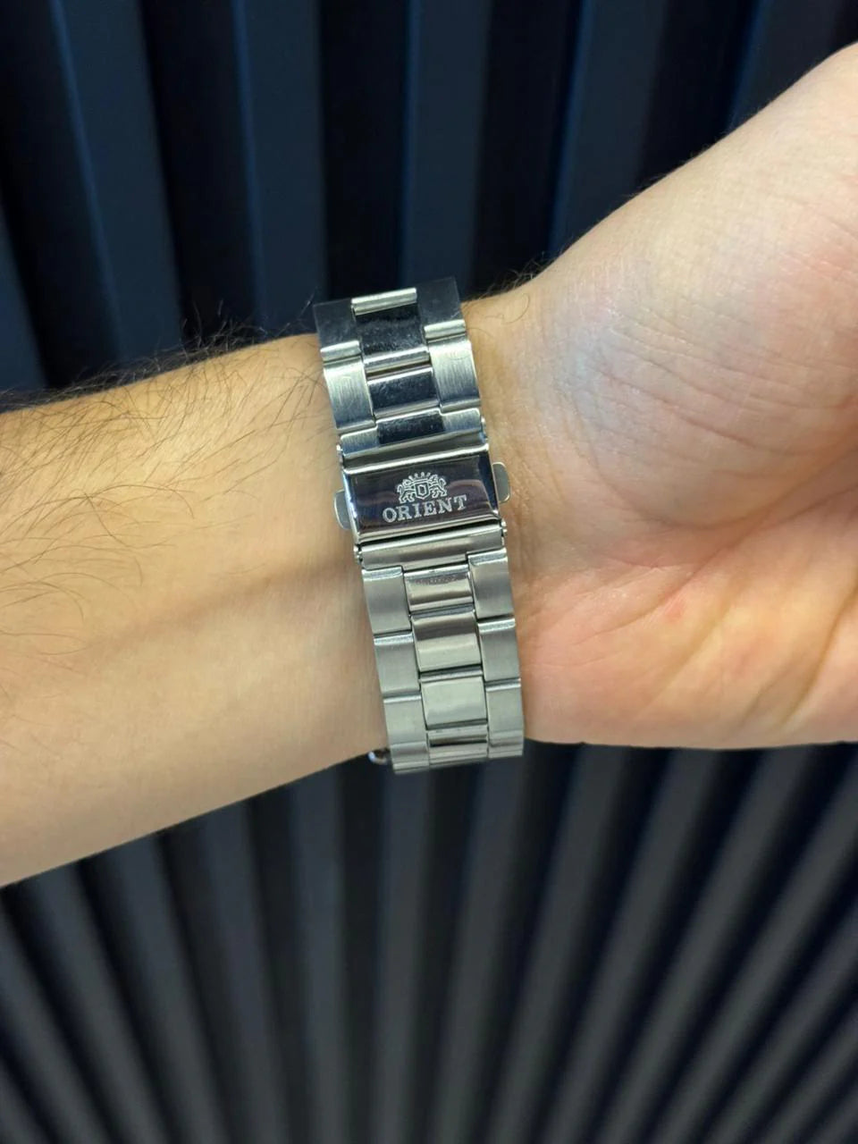 Reloj Cronógrafo Plateado con Esfera Plateada y Detalles Negros | Estilo Luxury Ejecutivo