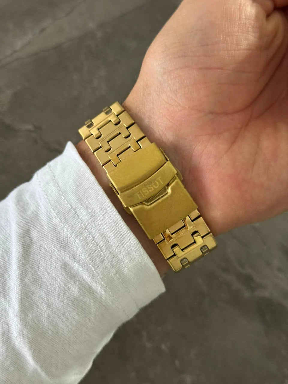 Reloj Metálico Dorado con Esfera Negra Tipo PRX | Estilo Luxury Ejecutivo