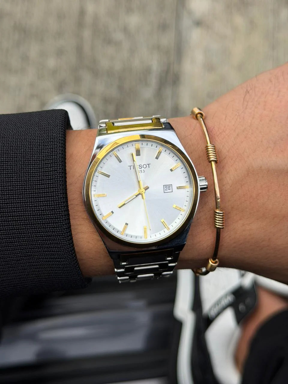 Reloj Metálico Bicolor Dorado con Esfera Plateada Tipo PRX | Estilo Elegante Ejecutivo
