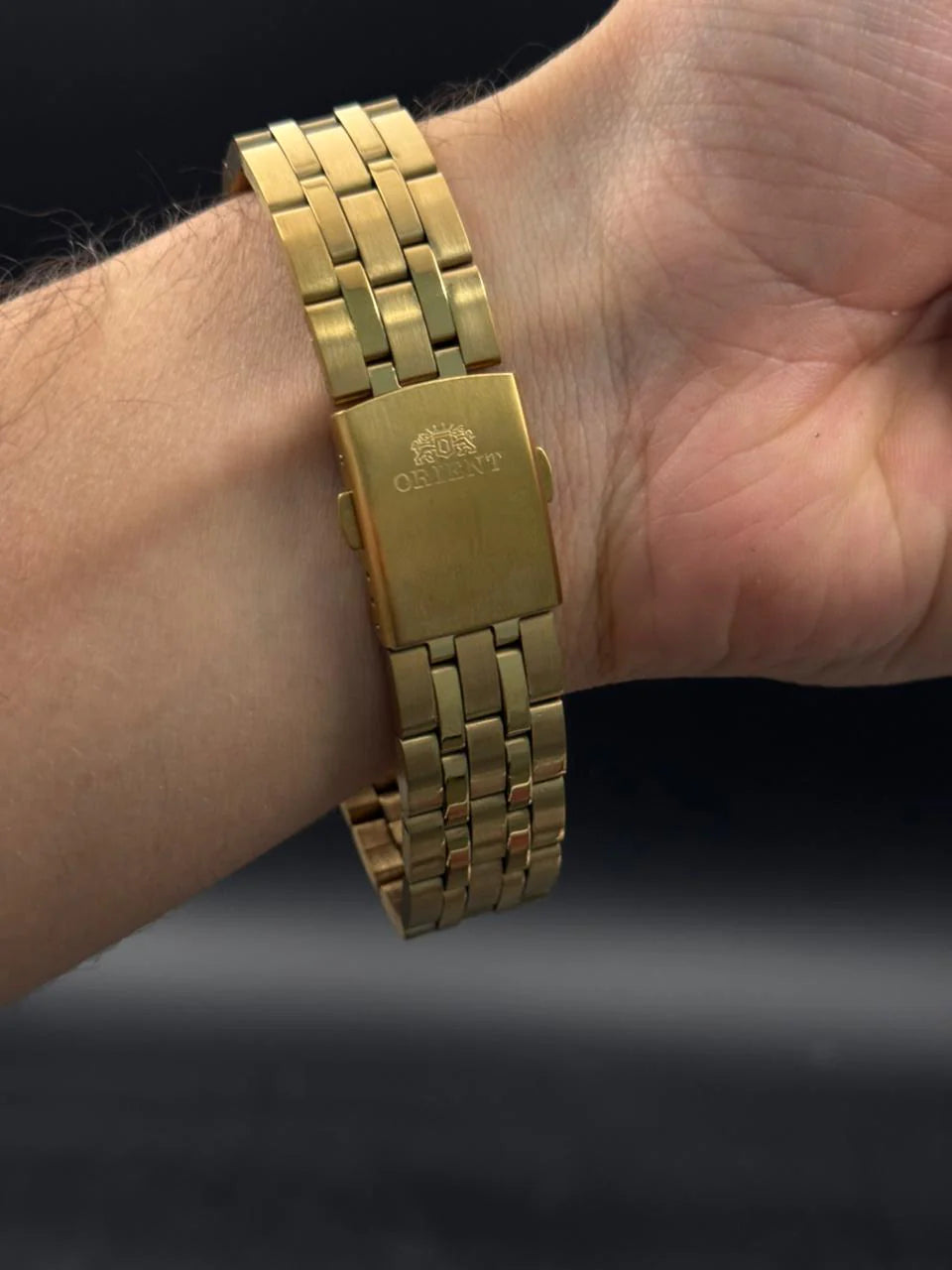 Reloj Dorado con Esfera Plateada | Estilo Luxury Elegante y Sofisticado