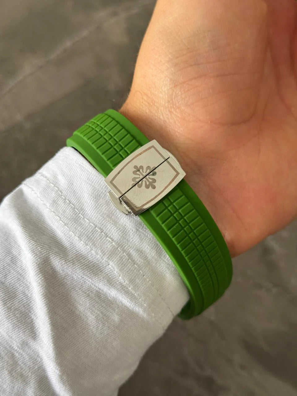 Reloj Ptk Circones Goma Verde con Tablero Verde Plateado | Luxury Green Silver Edition