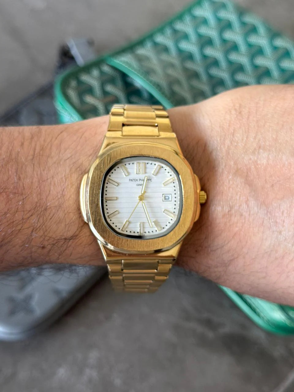 Reloj Ptk 2 Dorado con Tablero Blanco | Luxury Gold White Edition