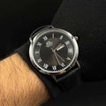 Reloj Cuero Negro con Esfera Negra y Detalles Plateados | Estilo Luxury Moderno