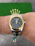 Reloj Bicolor Dorado con Esfera Negra Estilo Árabe | Diseño Elegante Premium
