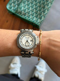 Reloj Metálico Plateado con Esfera Plateada y Detalles Negros | Estilo Elegante Premium