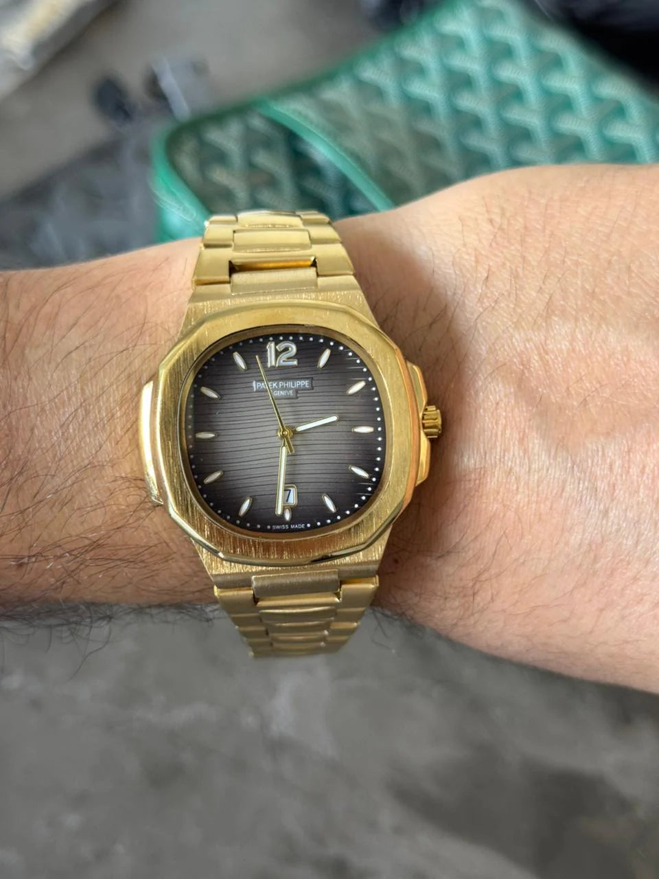 Reloj Ptk 2026 Dorado con Tablero Gris Oscuro | Luxury Gold Dark Grey Edition