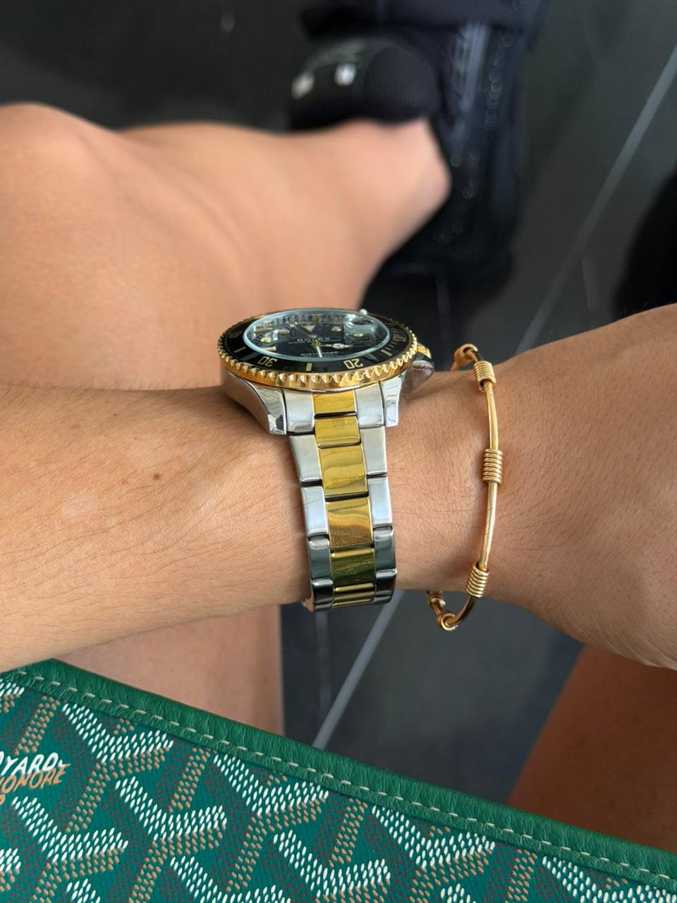 Reloj Submariner Bicolor Dorado con Esfera Negra y Bisel Negro | Estilo Deportivo Premium