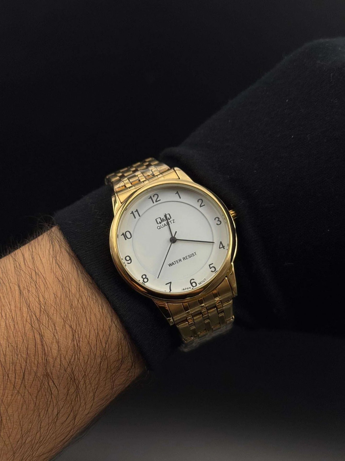Reloj Dorado con Esfera Blanca QYQ 12H | Luxury Elegante y Versátil