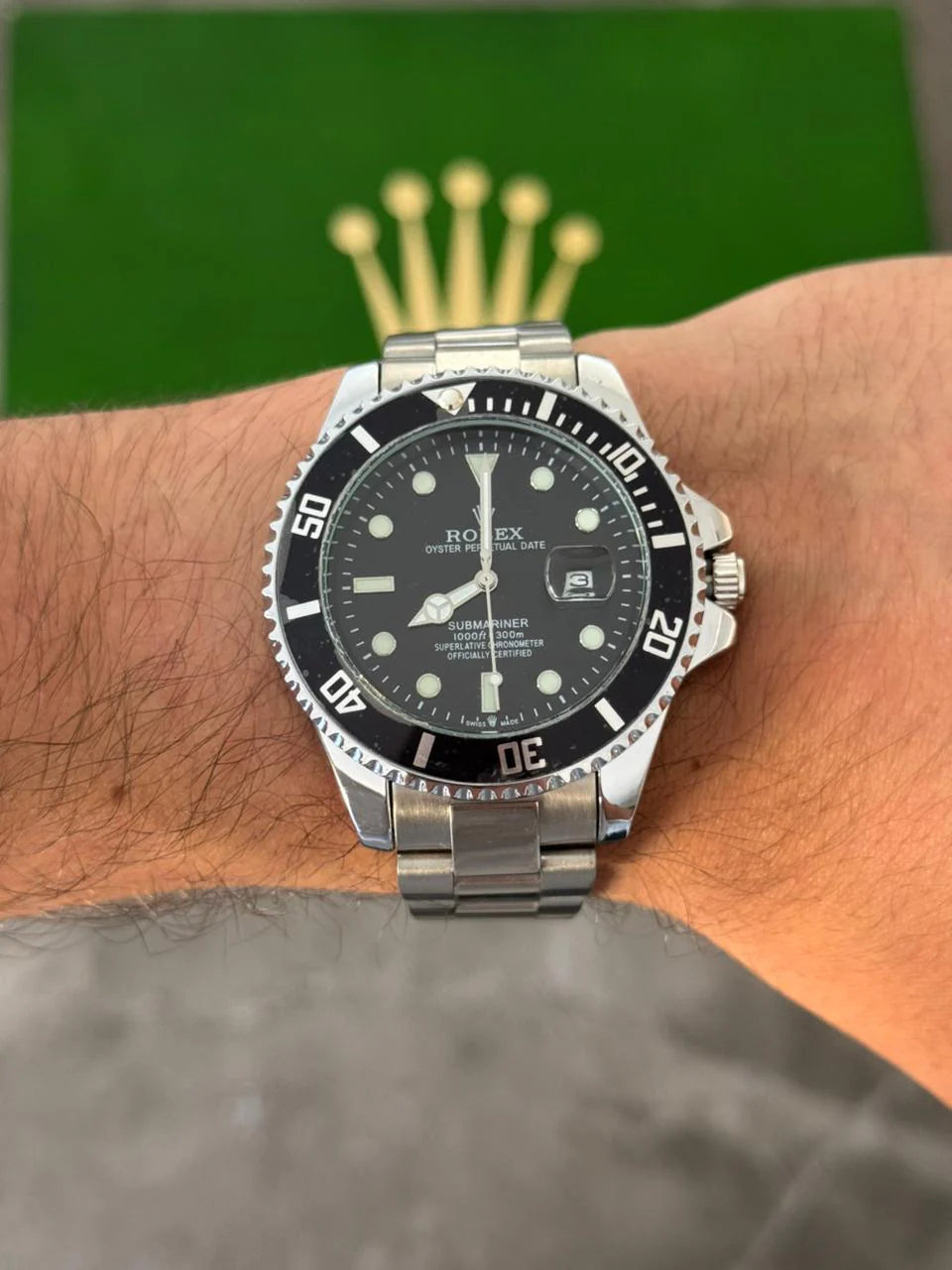 Reloj Submariner Plateado con Esfera Negra y Bisel Negro | Estilo Deportivo Elegante Premium