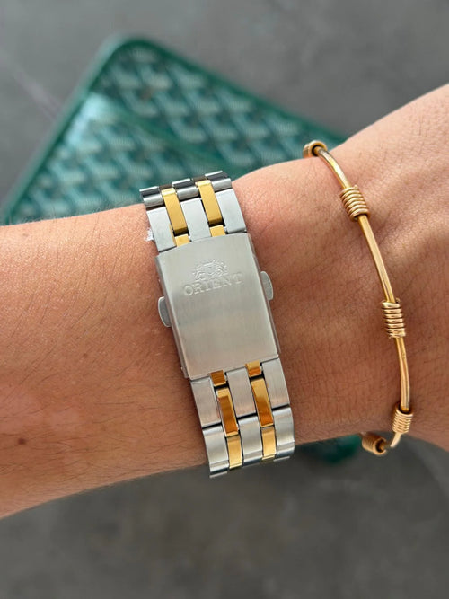 Reloj Bicolor Dorado con Calendario y Esfera Negra | Estilo Luxury Clásico Premium