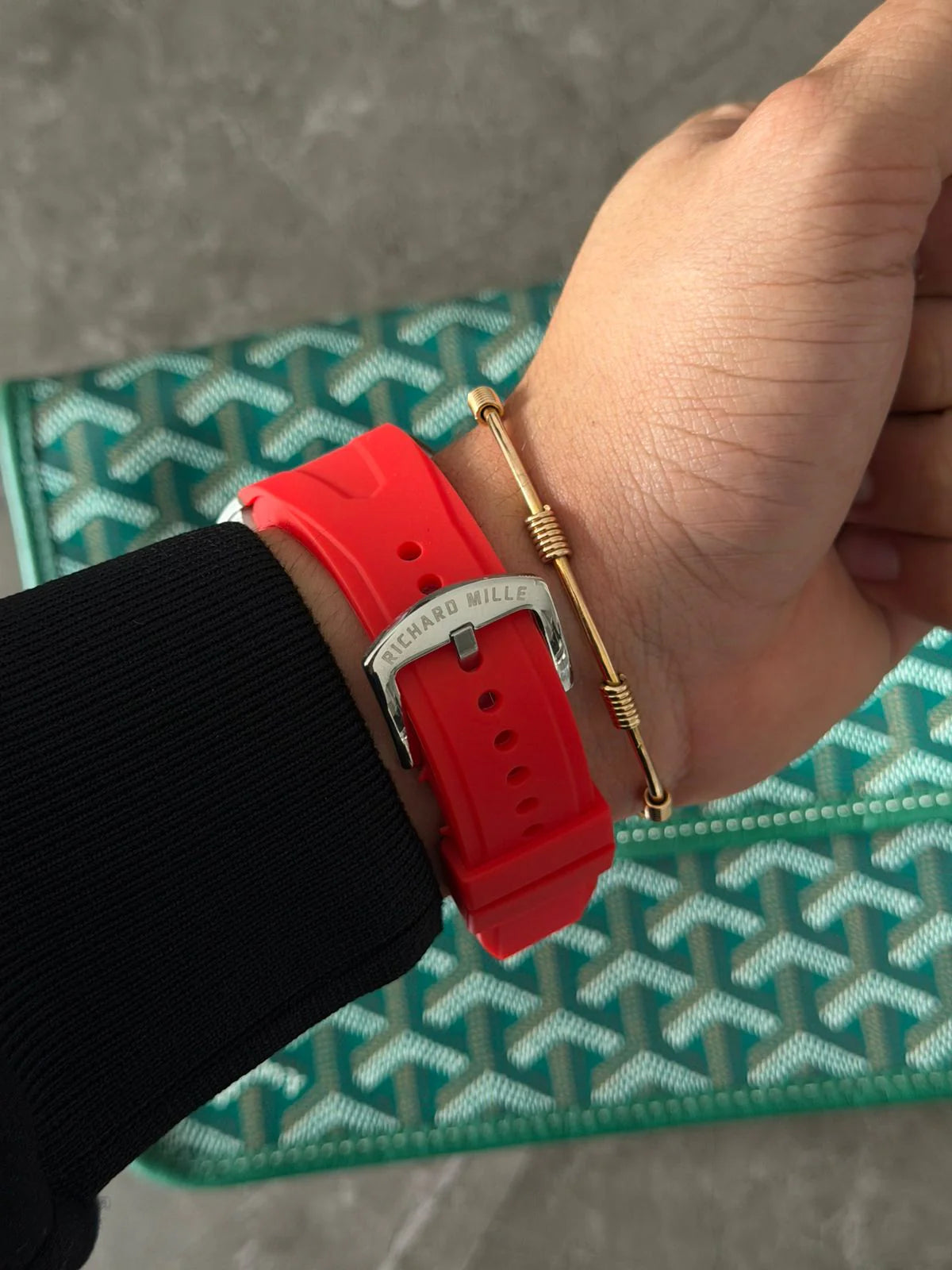 Reloj Rchrd Mll C7 Goma Roja con Tablero Plateado | Luxury Deportivo Premium