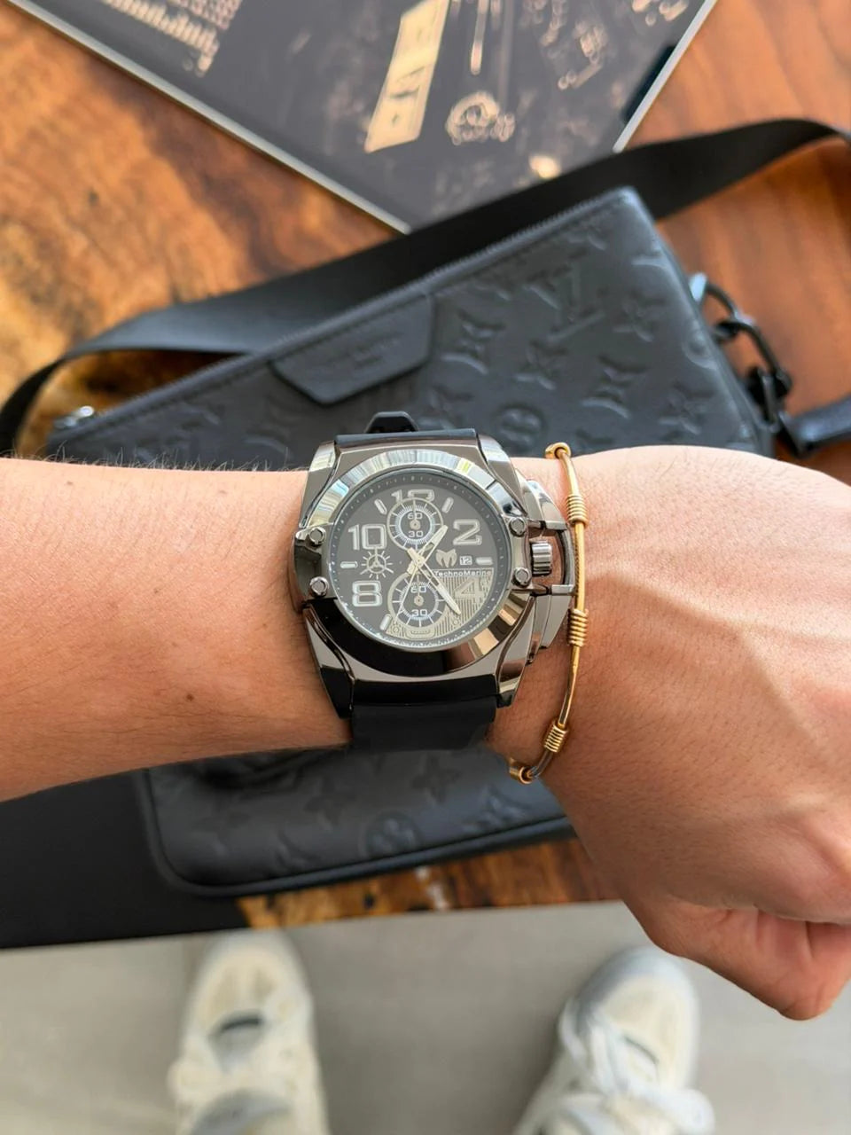 Reloj Cronógrafo Negro QYQ Tchmrn | Sport Luxury Full Black con Pulso en Goma