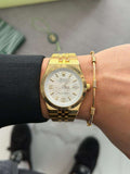 Reloj Dorado con Esfera Plateada | Estilo Clásico Elegante Premium