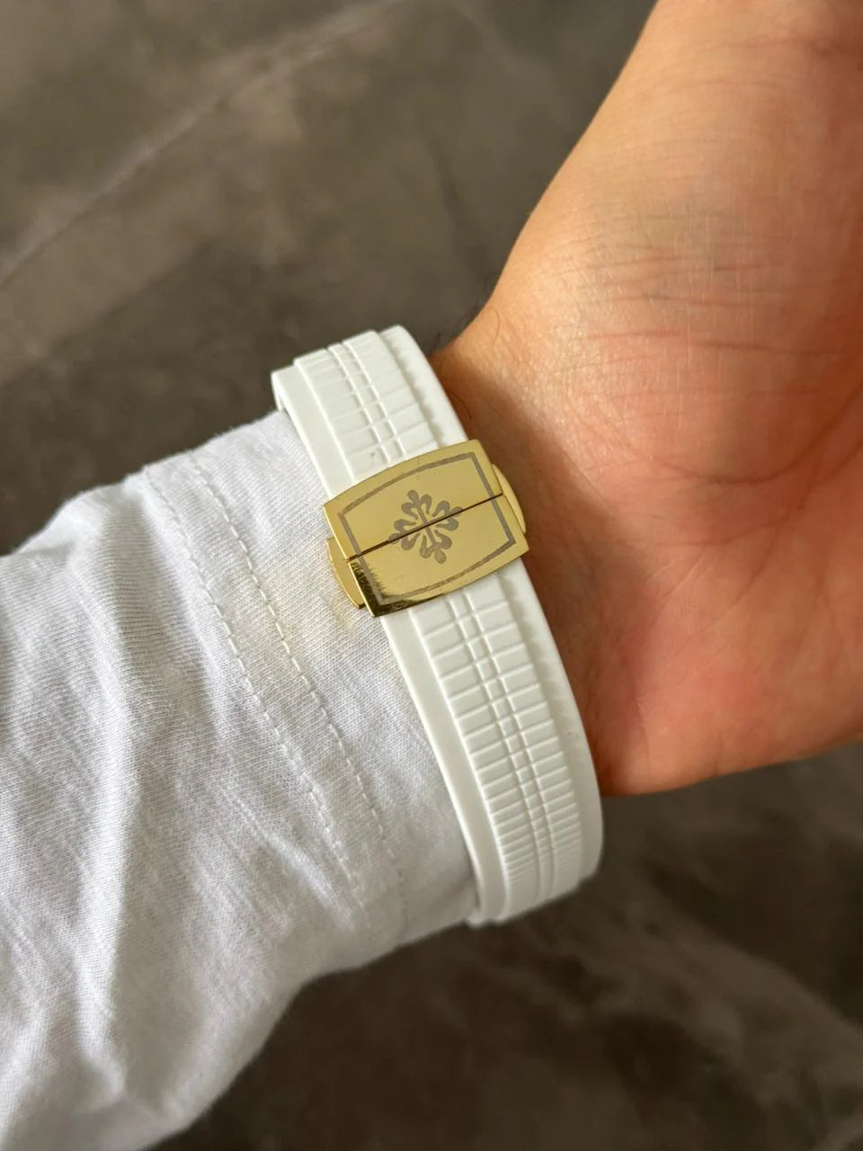 Reloj Ptk Circones Goma Blanca con Tablero Blanco Dorado | Luxury White Gold Premium