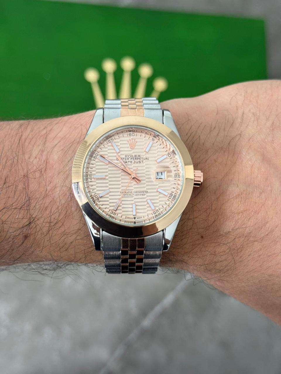 Reloj Bicolor Oro Rosa Texturizado con Esfera Oro Rosa | Lujo Moderno Premium
