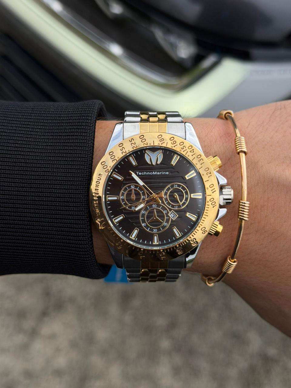 Reloj Metálico Bicolor Dorado Tchmrn | Luxury Elegante con Esfera Negra y Acabado Premium