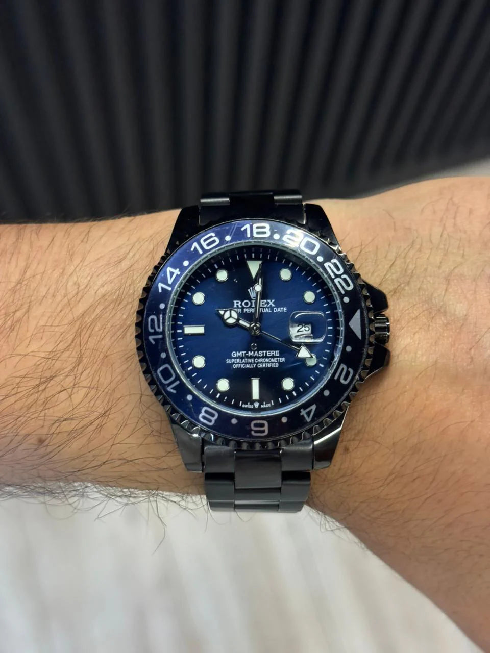 Reloj GMT Negro con Esfera Azul y Bisel Negro/Azul | Estilo Deportivo Elegante
