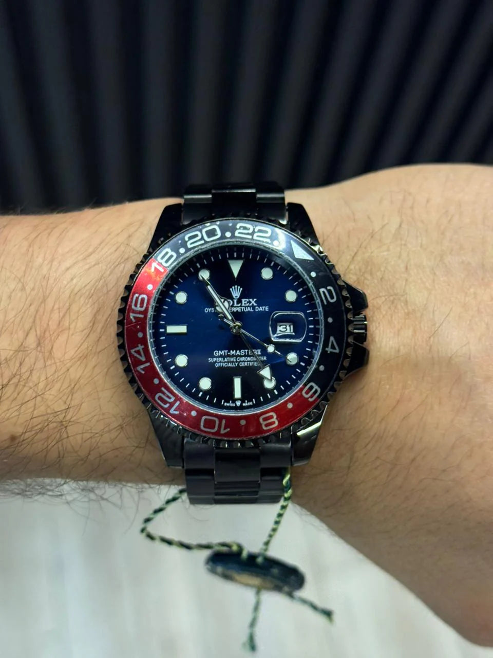 Reloj GMT Negro con Esfera Azul y Bisel Rojo/Negro | Estilo Deportivo Premium