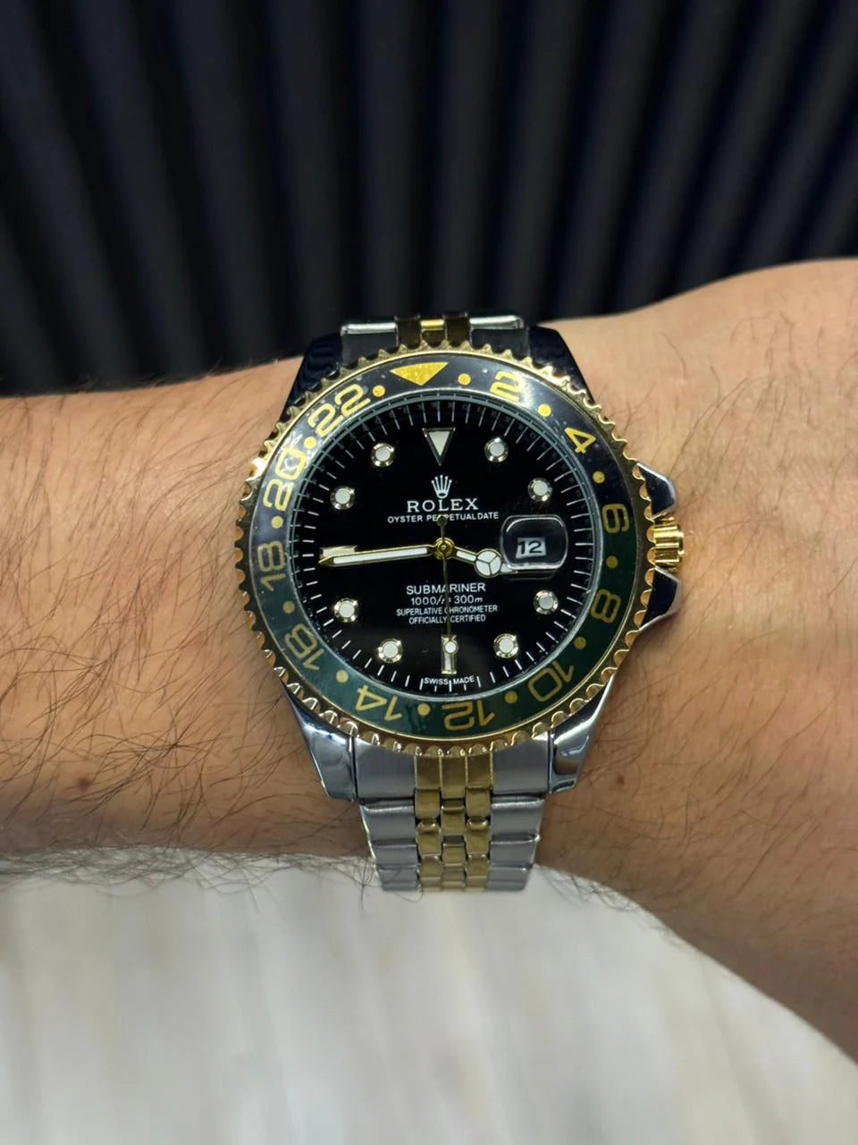 Reloj Master Bicolor Dorado con Esfera Negra y Bisel Negro/Café | Estilo Elegante Exclusivo
