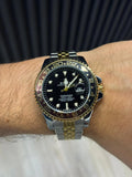 Reloj Master Bicolor Dorado con Esfera Negra y Bisel Negro/Verde | Estilo Deportivo Premium