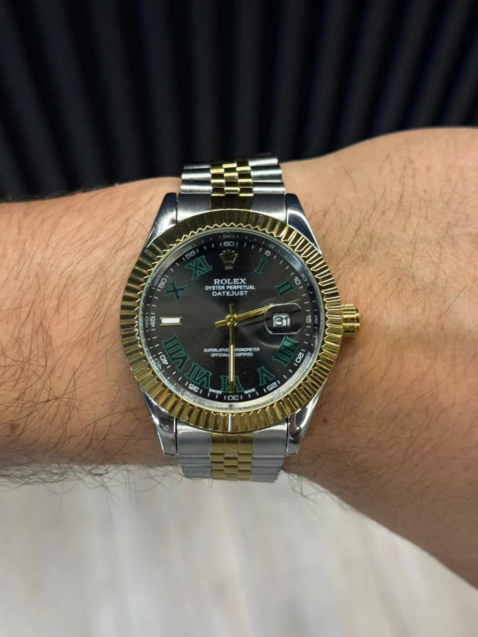 Reloj President Bicolor Dorado con Esfera Gris Oscuro y Números Romanos | Elegancia Sofisticada