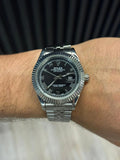 Reloj President Plateado con Esfera Negra y Números Romanos | Elegancia Clásica