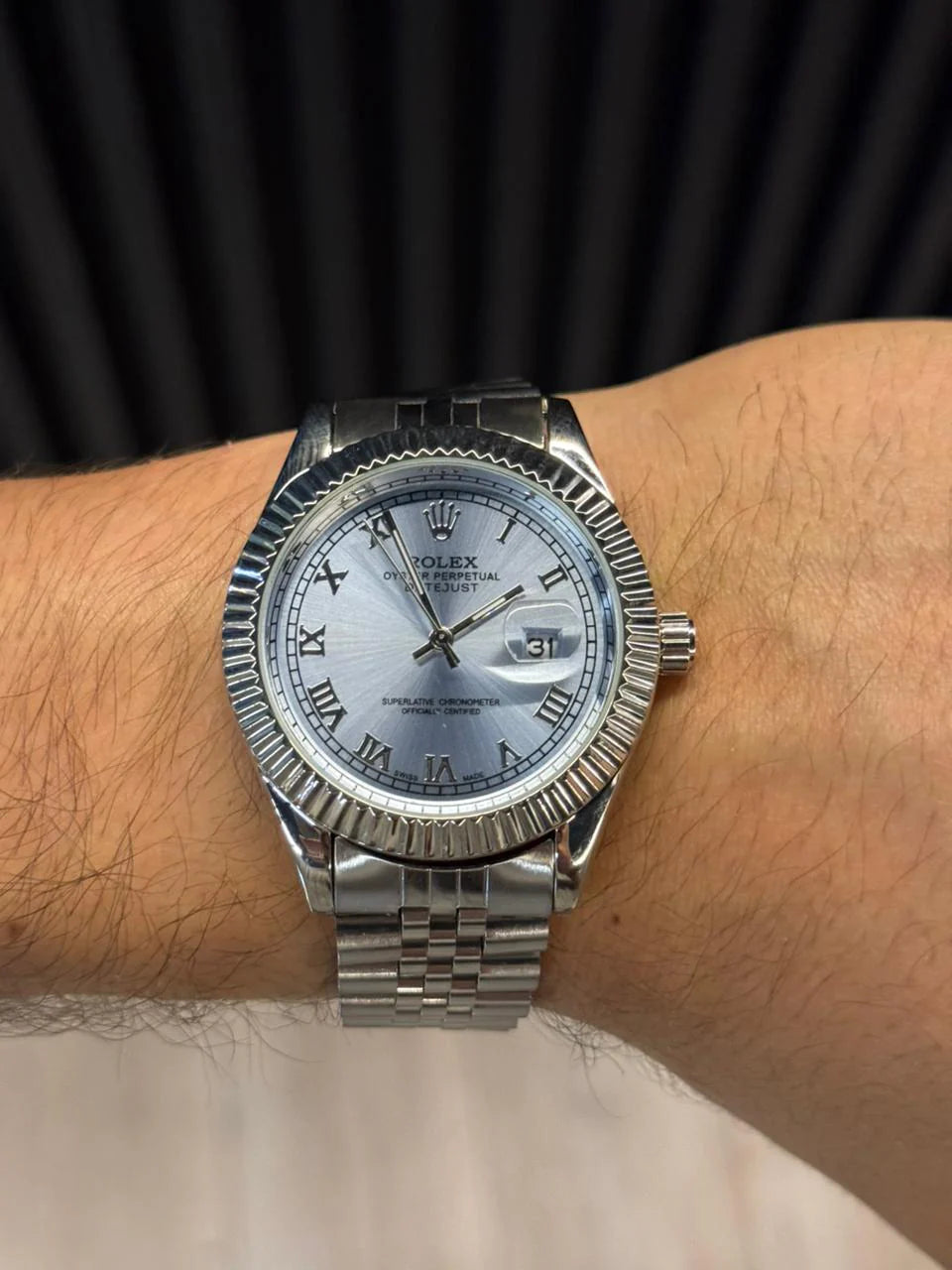 Reloj President Plateado con Esfera Azul y Números Romanos | Elegancia Moderna