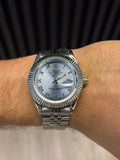 Reloj President Plateado con Esfera Azul y Números Romanos | Elegancia Moderna