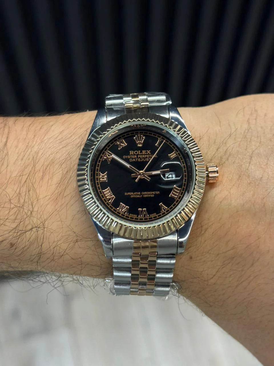 Reloj President Bicolor Oro Rosa con Esfera Negra y Números Romanos | Lujo Moderno