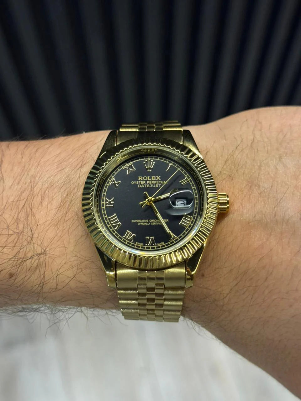 Reloj President Dorado con Esfera Negra y Números Romanos | Elegancia Atemporal