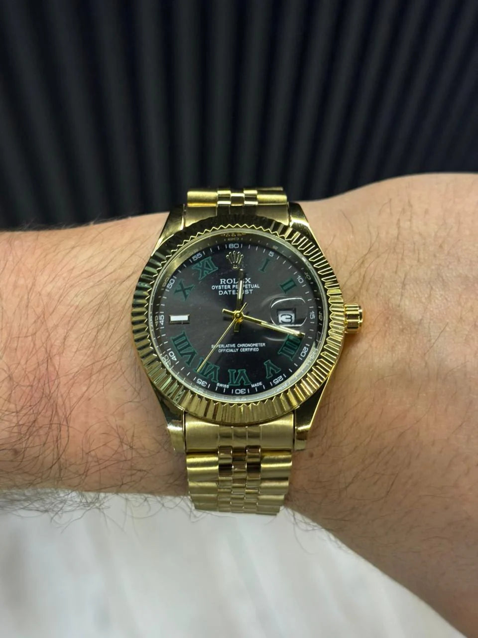 Reloj President Dorado con Esfera Gris Oscuro y Números Romanos | Elegancia Clásica