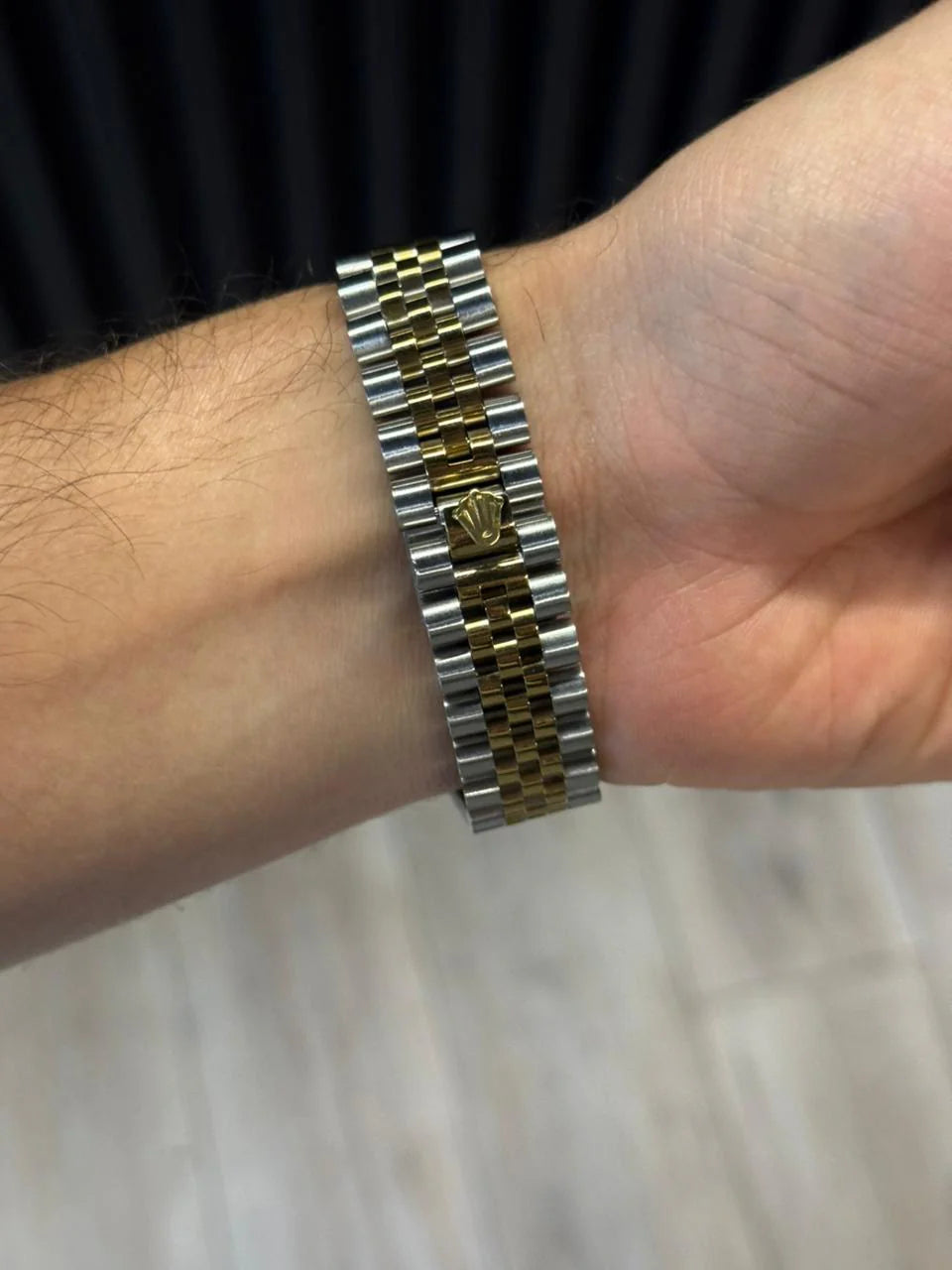 Reloj President Bicolor Dorado con Esfera Gris Oscuro y Números Romanos | Elegancia Sofisticada